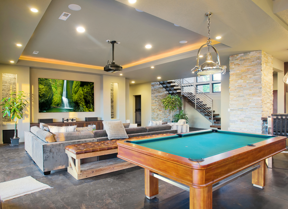 Interior Design Ellecor Entertainment room with TV and pool table