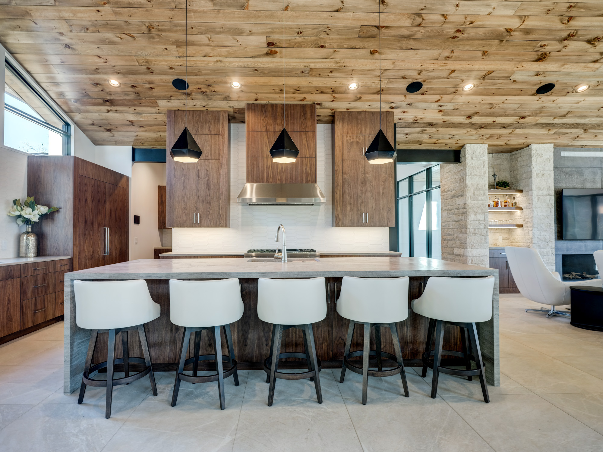 Natural Bridge Home Ellecor Interior Design 44 Kitchen Bar Full View